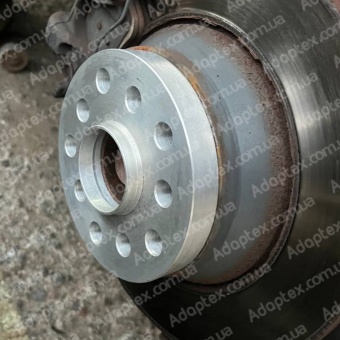 Колёсная проставка 25мм PCD 5x112/100 DIA 57.1 для Audi, Volkswagen, Skoda (Литая)